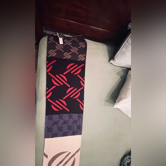 Daily Paper Throw Scarf - NWT New With Tags - One Size Fits All- Blue Red Purple - Picture 2 of 8